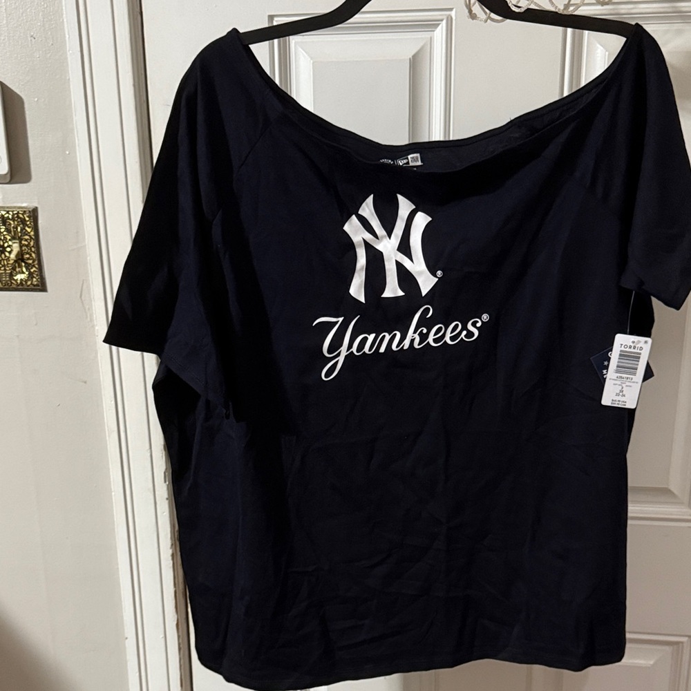 Torrid Navy Blue Yankees Short Sleeve Tee
